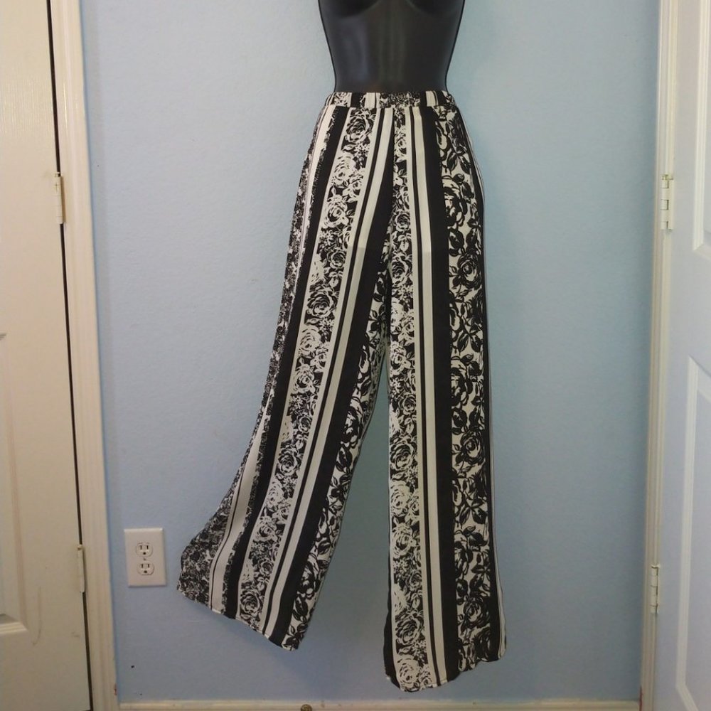 Black&White Wide Leg Pant (Medium)